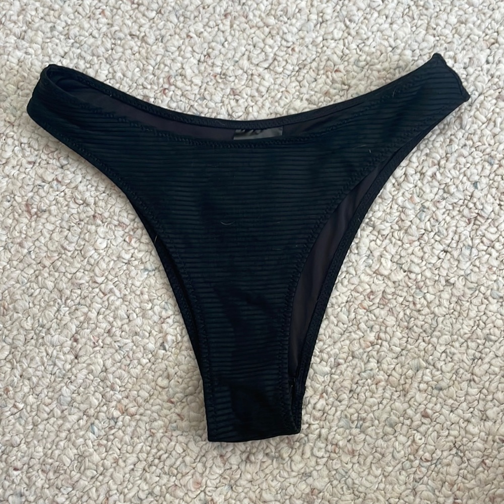 H&M swimsuit bottoms